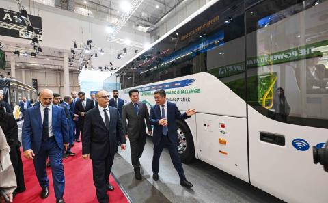 خلال الاطلاع على مقتنيات المعرض 