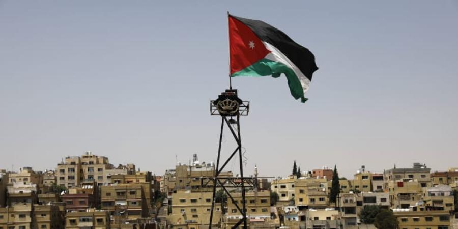 الأردن يدعو مواطنيه إلى عدم السفر إلى لبنان والمغادرة "في أقرب وقت ممكن"